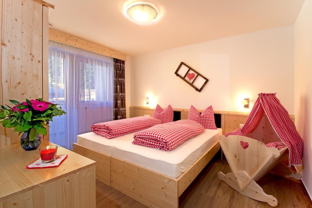 Stiflerhof Appartement Pfalzen Kamer foto